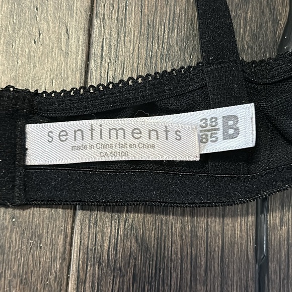 Bundle of 2 Women’s Bras - Size 38B - Picture 5 of 5